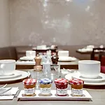 Hotel Le 12