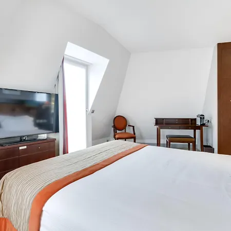 Hotel Le 12 4*