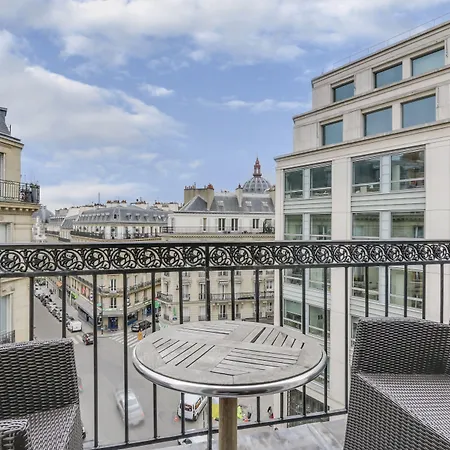 Le 12 Hotel