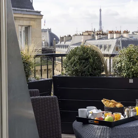 Le 12 Hotel