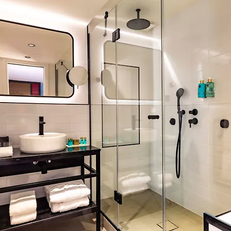 Hotel Le 12 4*