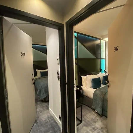 Hotel Le 12 4*
