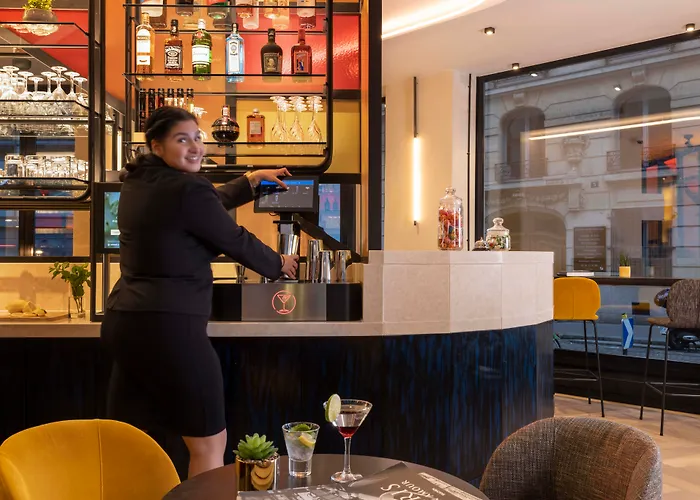 Le 12 Hotel