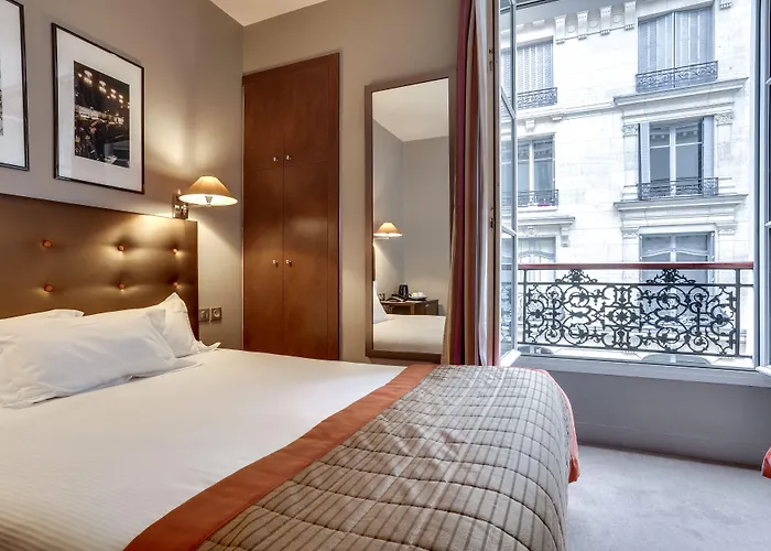 Le 12 Hotel 4*