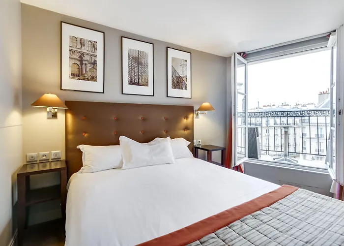 Le 12 Hotel 4*