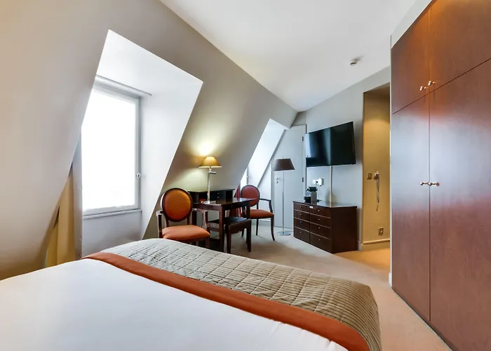Le 12 Hotel