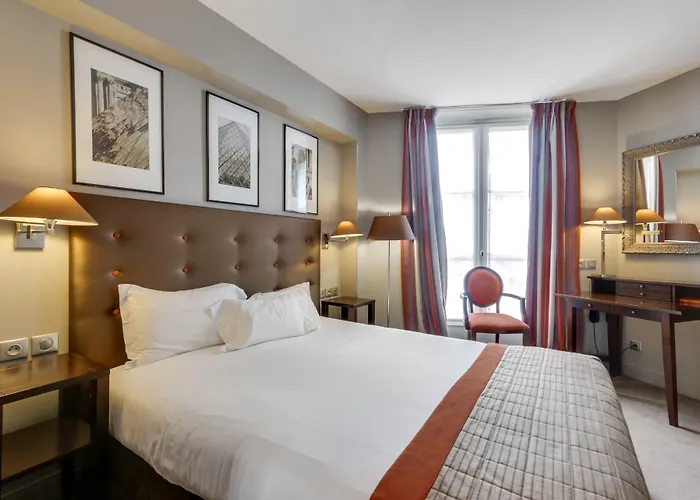 Le 12 Hotel