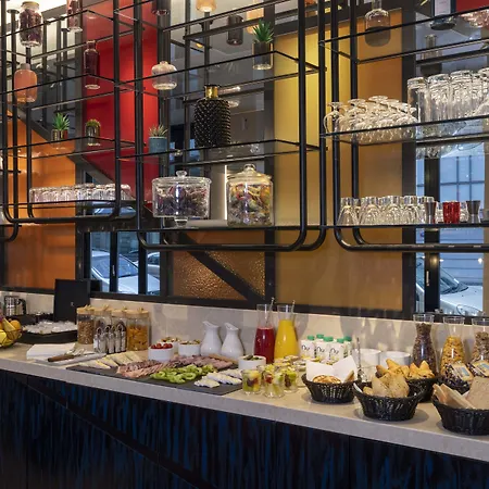 Le 12 Hotell Paris