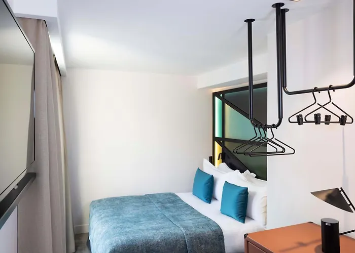 Le 12 Hotel